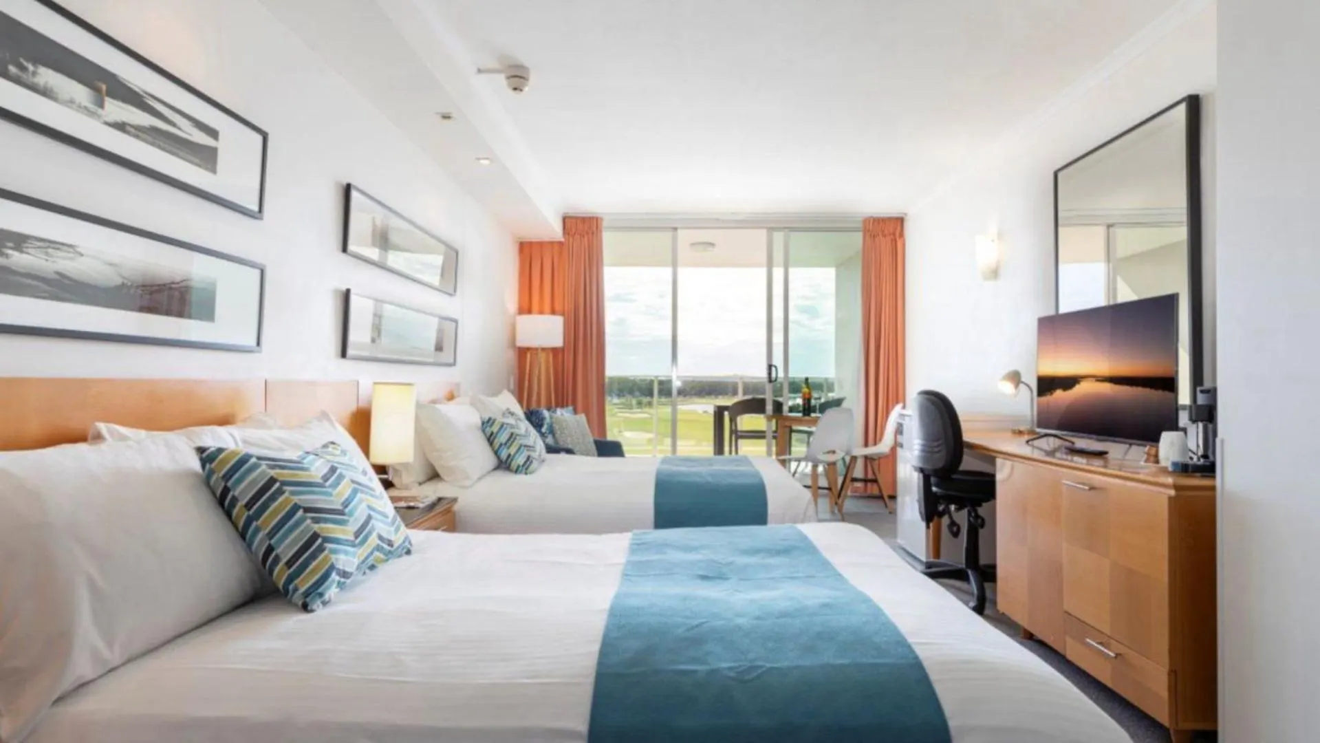 Lovely Studio Apartment Overlooking Golf Course! Pelican Waters 0*,  Australia